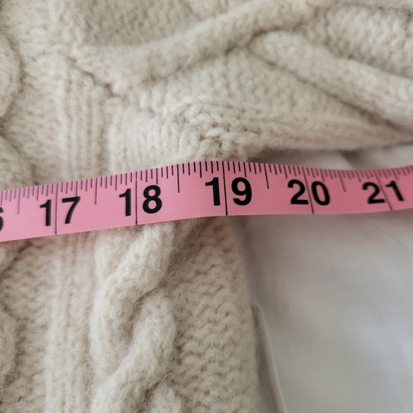 Lands' End 100% Wool Irish Fisherman Sweater - Picture 6 of 10